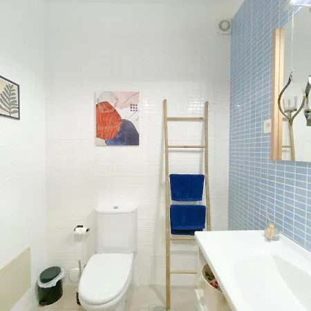 Διαμέρισμα Cozy Retreat For Couples In #1937